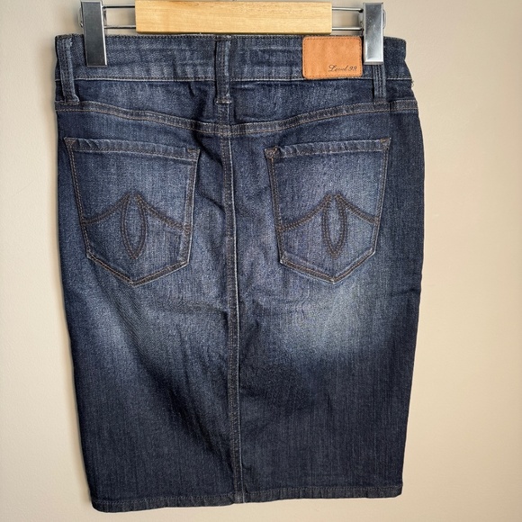 LEVEL 99 Women's 26 Dark Wash Denim Pencil Skirt Stretchy Straight Festival - Picture 3 of 12
